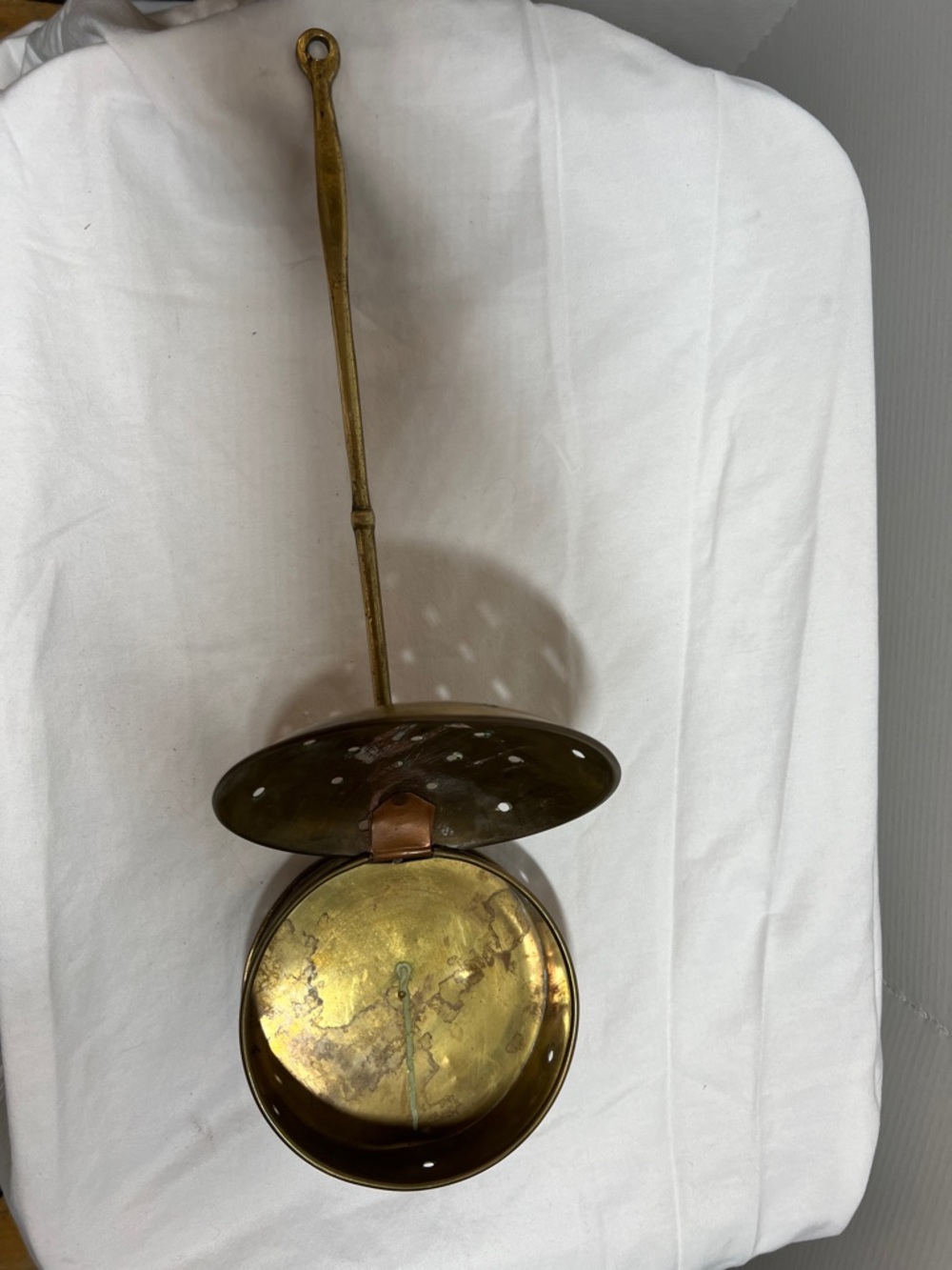 Vintage Brass Long-Handled bed warmer